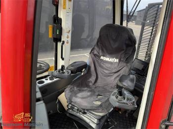 KOMATSU 8458 media