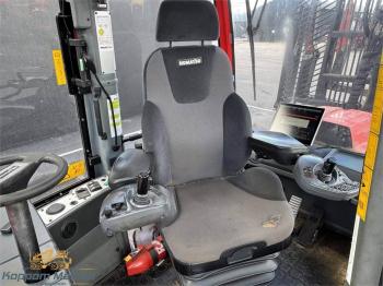 KOMATSU 8953 media