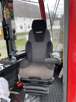 KOMATSU 8952 media